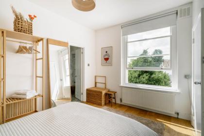 Kentish Town Design-Led apartment - image 11
