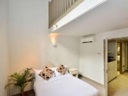 Arch Apartment - image 10