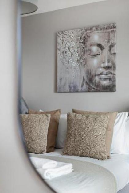 The Lambeth Apartment - image 13