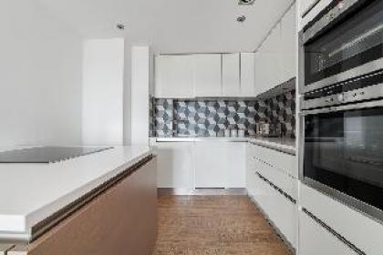 The Lambeth Apartment - image 14