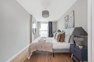 The Lambeth Apartment - image 4