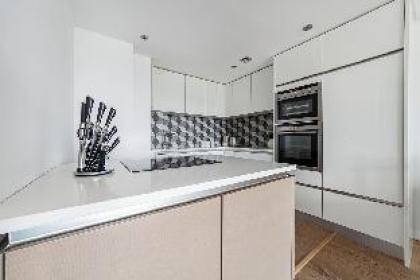 The Lambeth Apartment - image 6