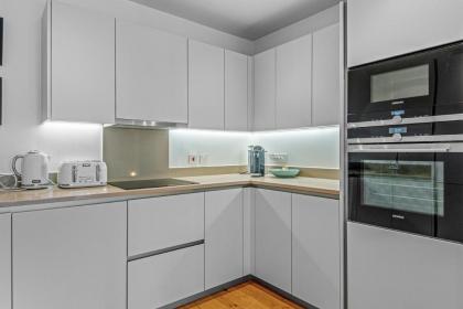 Londwell Heart of Notting Hill Balcony Suite Luxury - image 16