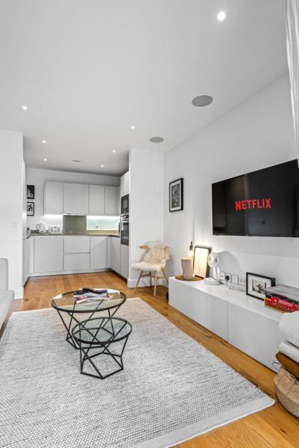 Londwell Heart of Notting Hill Balcony Suite Luxury - image 20