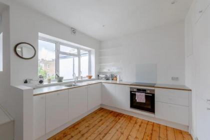 Bright 2BD Flat - 4 min walk to Hampstead Heath