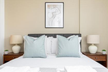 The Highbury Collection - image 18