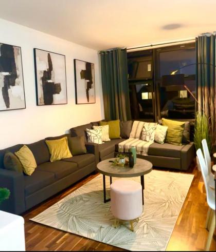 NEW Spacious One Bed Apartment Near Canary Wharf