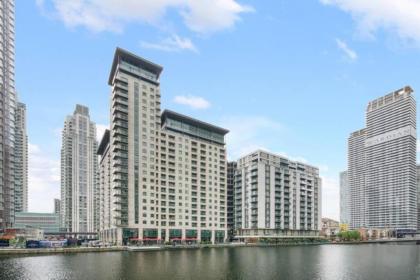 Spacious Two Bedroom Apartment - image 15