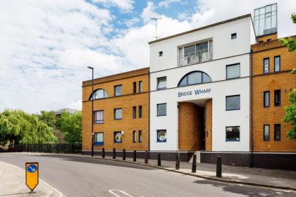 Veeve - Canalside Comfort - image 21