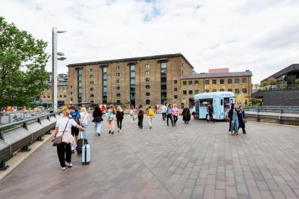 Veeve - Canalside Comfort - image 22