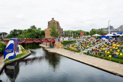 Veeve - Canalside Comfort - image 23