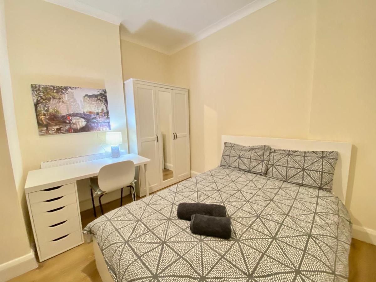 Prime Central London Private Studio Apartment - image 4