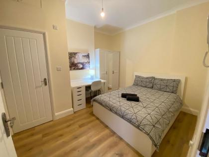 Prime Central London Private Studio Apartment - image 7