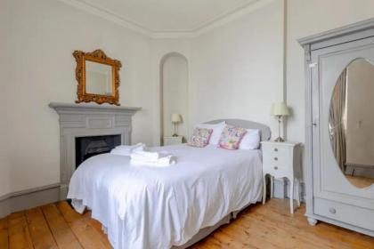 Timeless Victorian 1BD Flat - Fulham