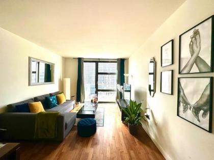 Entire 1 bed Apartment with private Balcony