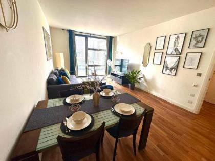 Entire 1 bed Apartment with private Balcony - image 19