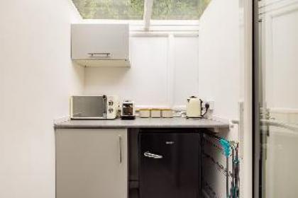 The Fordham Flats - image 8