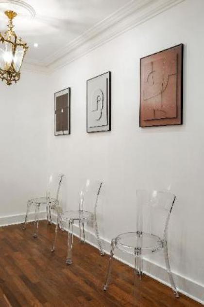 Spacious & Comfy Home near Hyde Park - image 10