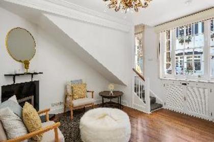 Spacious & Comfy Home near Hyde Park - image 12