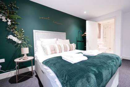 Stylish 2-Bed In Central Wembley Ideal For Families Leisure & Business - image 15