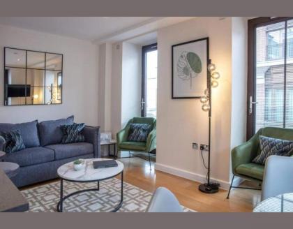 Westminster 2 Bed 2 Bath Apt
