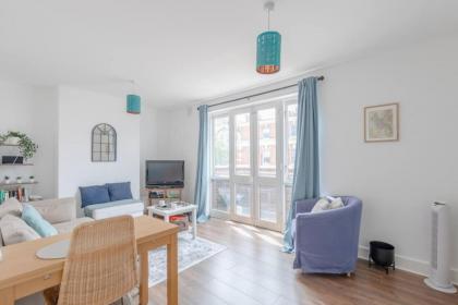 Bright & Calming 1BD Flat - Islington - image 10