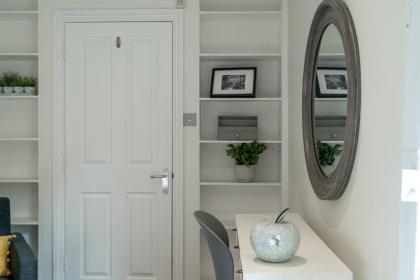 Luxury 2 Bedroom Apartment On Portobello Road - image 22