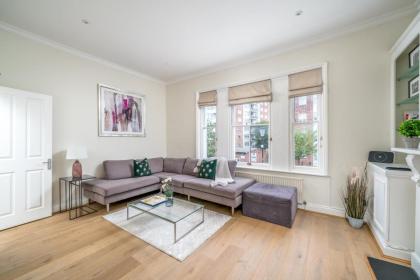 Luxury 2 Bedroom Apartment On Portobello Road - image 27