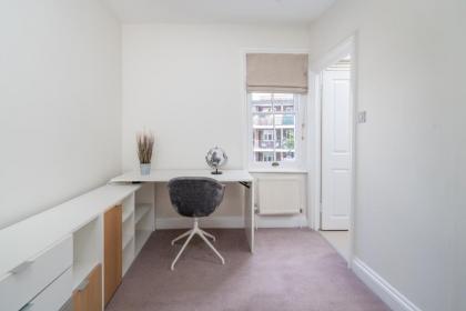 Luxury 2 Bedroom Apartment On Portobello Road - image 8