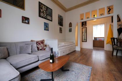 Adorable Apartment in The Heart of Primrose Hill - image 12