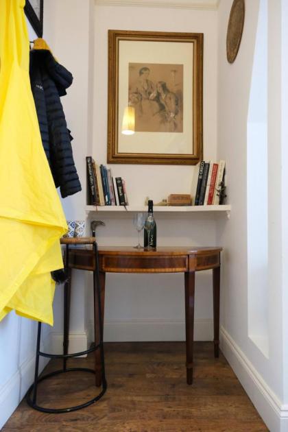 Adorable Apartment in The Heart of Primrose Hill - image 17