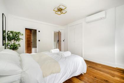 First Class Living Experience Luxury In Harley St - image 14