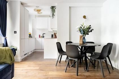 First Class Living Experience Luxury In Harley St - image 6