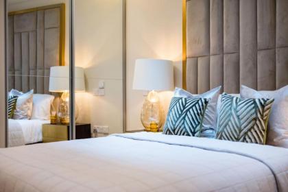 Marble Arch Suite 2-Hosted by Sweetstay - image 24