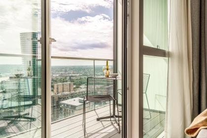 Urban Rest Canary Wharf Apartments - image 10