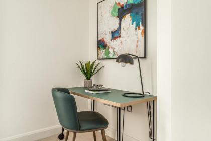 Urban Rest Canary Wharf Apartments - image 22