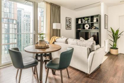 Urban Rest Canary Wharf Apartments - image 5