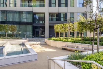Urban Rest Canary Wharf Apartments - image 8