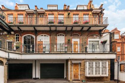 Kensington Court Mews