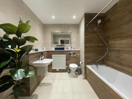Quiet Luxe Home with GYM and Free Parking - image 10