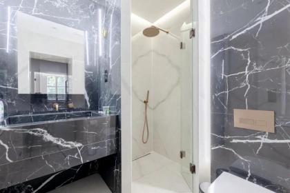 Beautifully Refurbished 2BD Flat - Earl's Court! - image 23