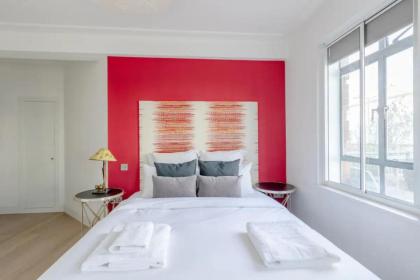 Sleek & Stylish 1BD Flat w balcony - Kings Road
