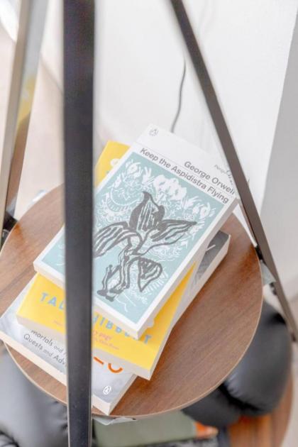 Top Floor 1BD Flat with Balcony - Ladbroke Grove - image 27