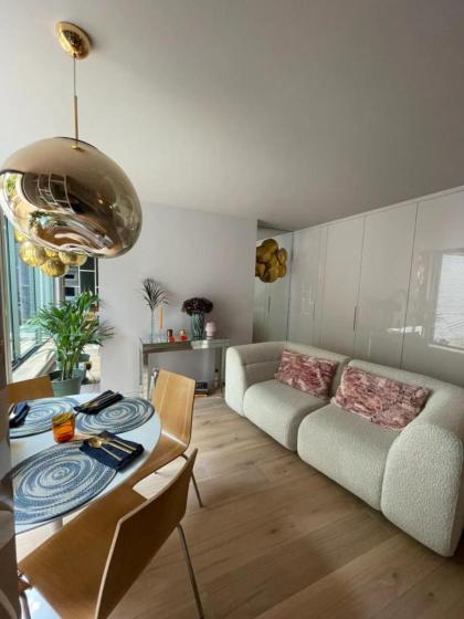 Luxury 2BD Flat wPrivate Garden - Kentish Town!