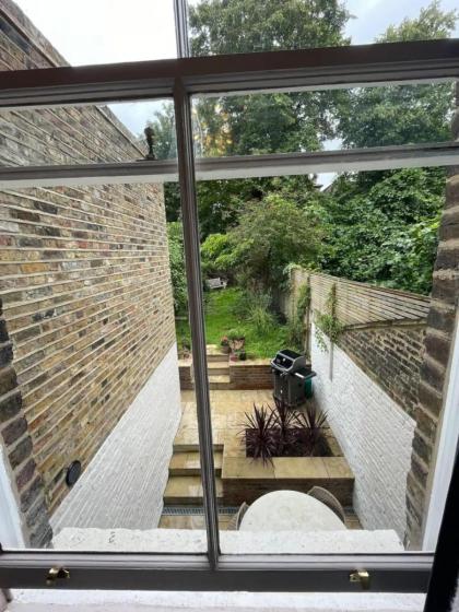 Luxury 2BD Flat wPrivate Garden - Kentish Town! - image 23