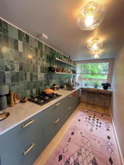 Luxury 2BD Flat wPrivate Garden - Kentish Town! - image 24