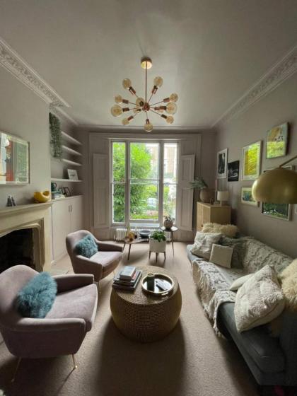 Luxury 2BD Flat wPrivate Garden - Kentish Town! - image 4