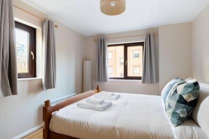 Wapping - Tobacco Docks - Modern Flat - image 22