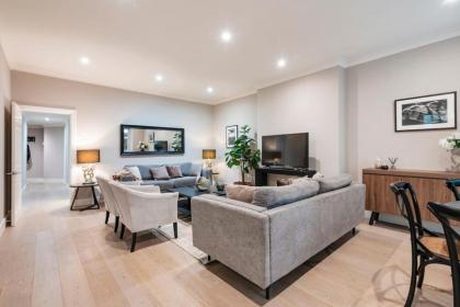 Hampstead Garden Flat-Hosted by Sweetstay