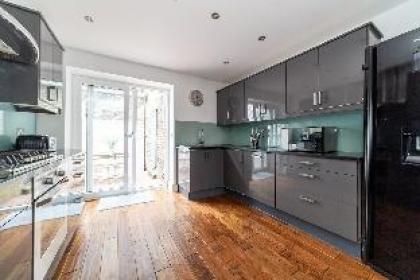The Hammersmith Apartments - image 11